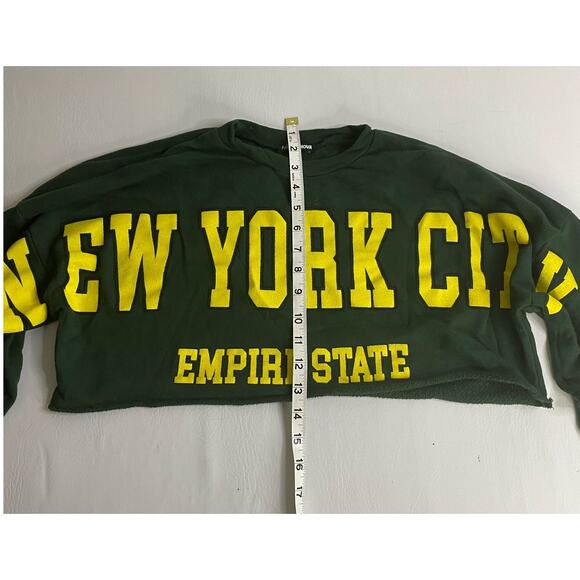 Fashion Nova New York City Empire State Green Size Medium - Picture 3 of 4